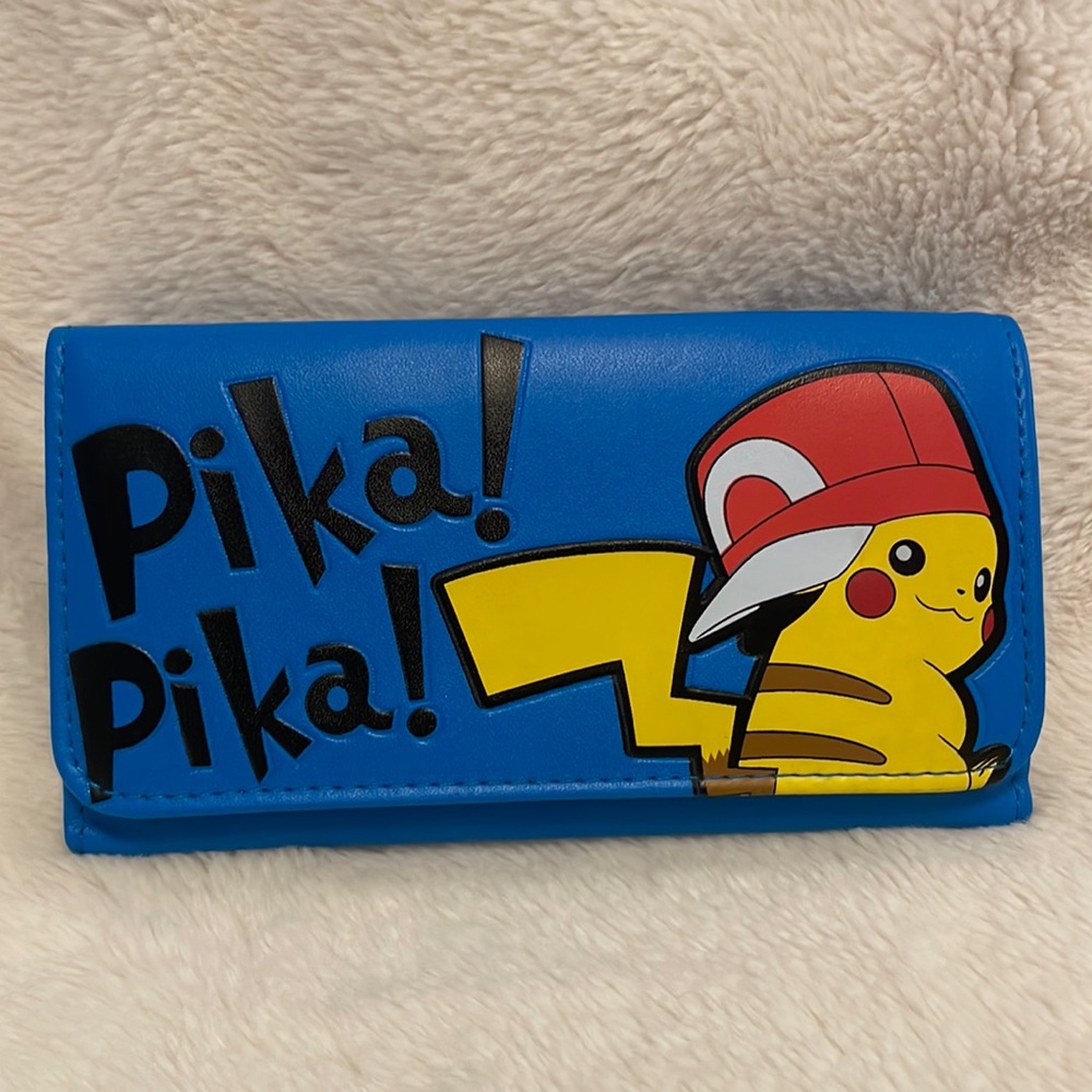 Pokémon Hot Topic wallet
